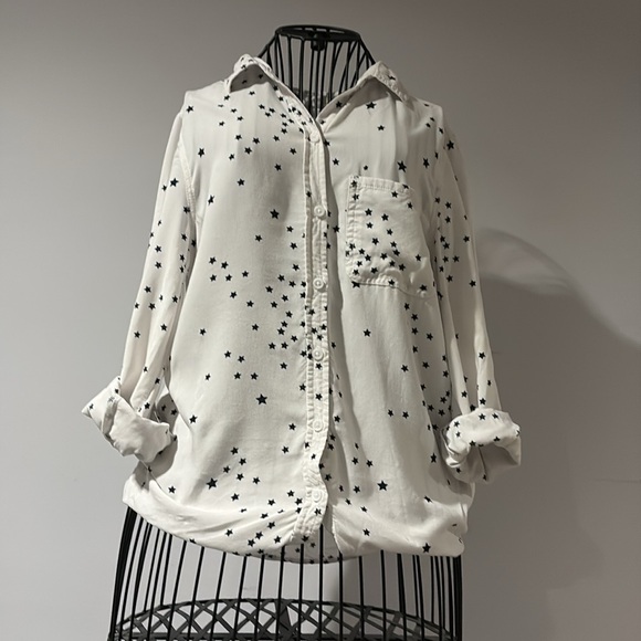 Woman’s blouse - Picture 2 of 3